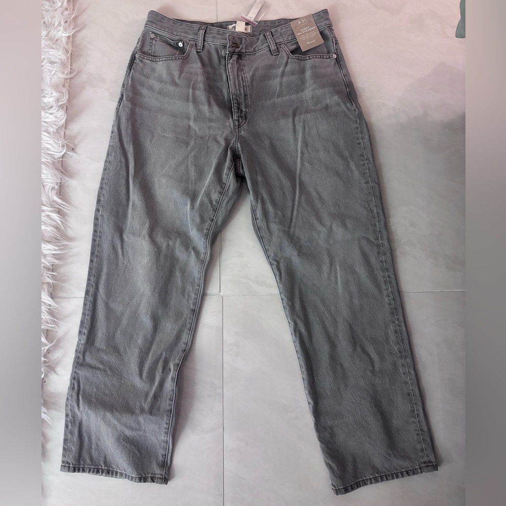 Madewell women’s Relaxed Gray Jeans